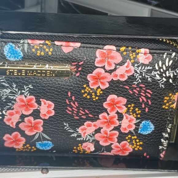 Steve Madden Women's Floral Canvas Tri-fold Design Wallet - NEW - Picture 3 of 16